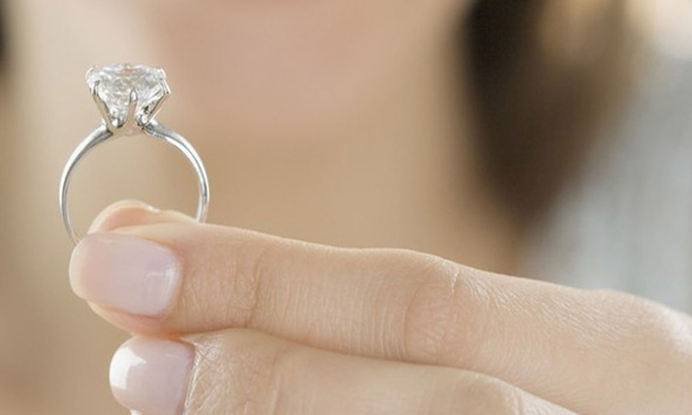 Why You Should Sell Your Wedding Ring After Your Divorce